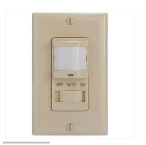500-Watt Occupancy Switch w/ Manual Override Decorator 150⁰ Coverage, Ivory